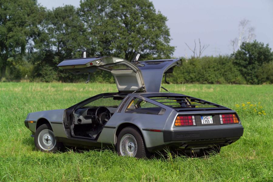  DeLorean DMC-12 1989 года  (фото 19 из 32)